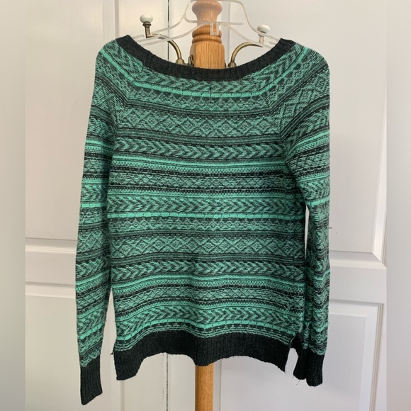 American Eagle Outfitters size medium sweater - Picture 4 of 4
